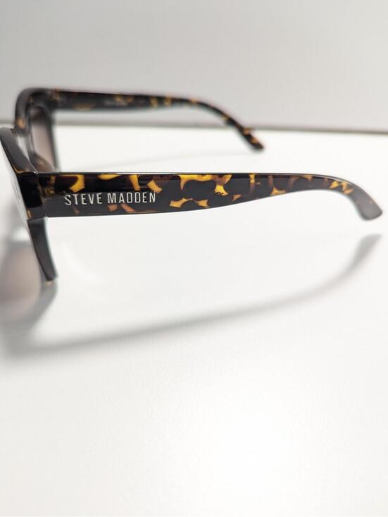 Steve Madden SM863141 MONICA Brown Tortoise Women\'s Fashion Sunglasses Cat Eye